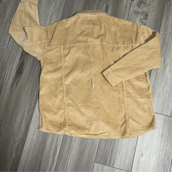 Tan Color Women’s Size 6 Oversize Corduroy Style Shirt CoatBig Buttons By Boohoo - Picture 2 of 8